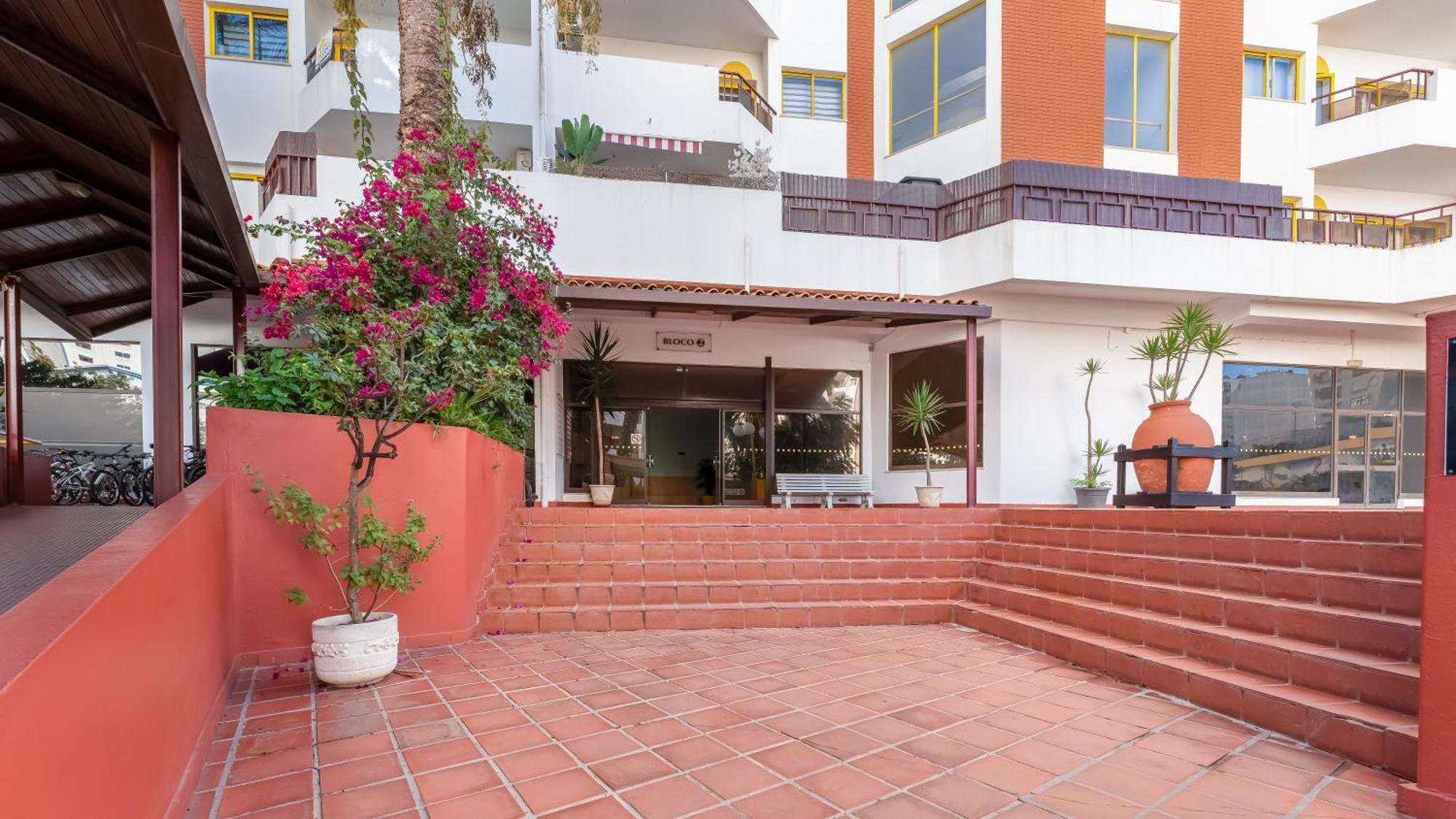 Serene Blue 1 Bdr Flat With Balcony By Lovelystay Portimão Exterior foto